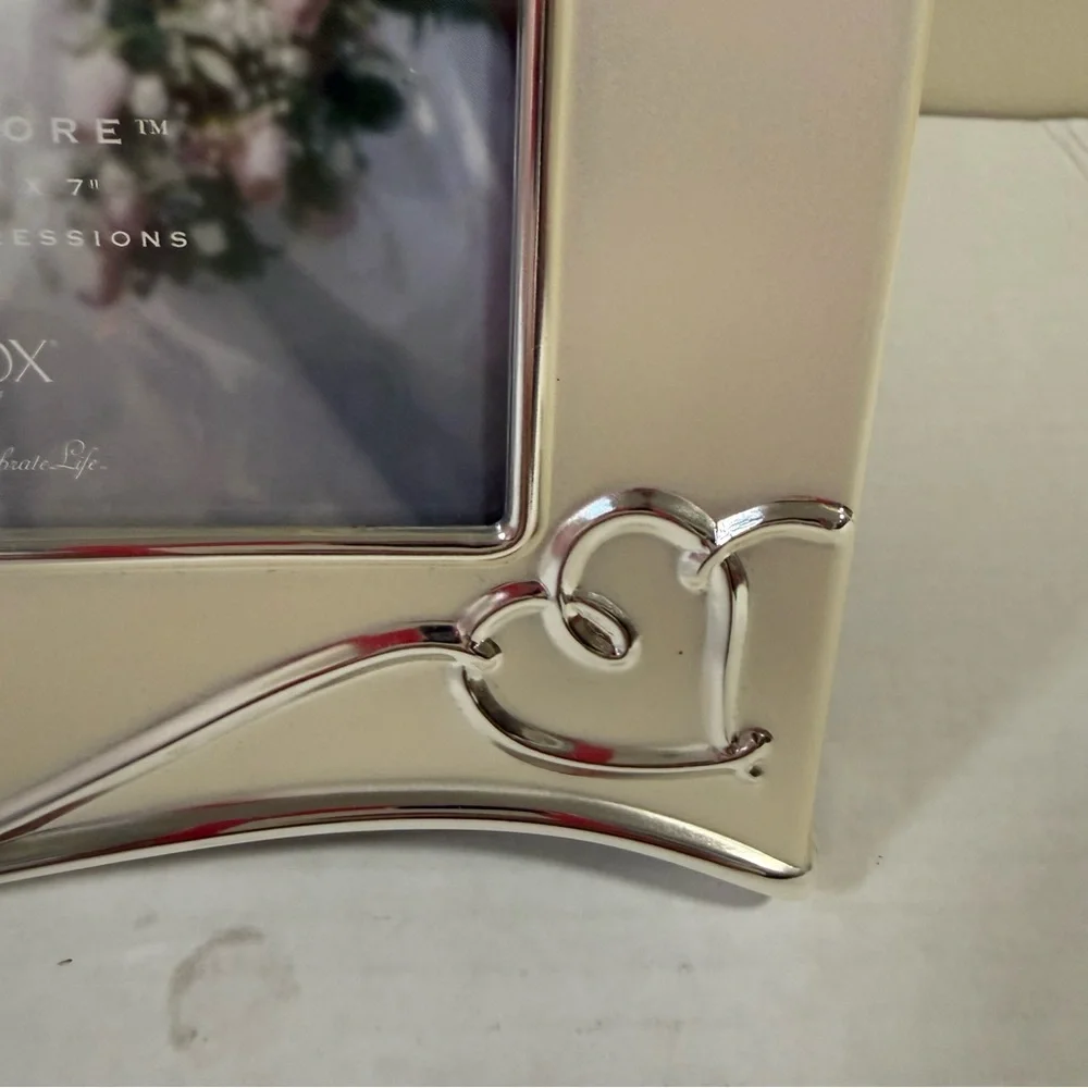 LENOX Forevermore Silverplated Picture Frame 5x7 Wedding Love Engagement